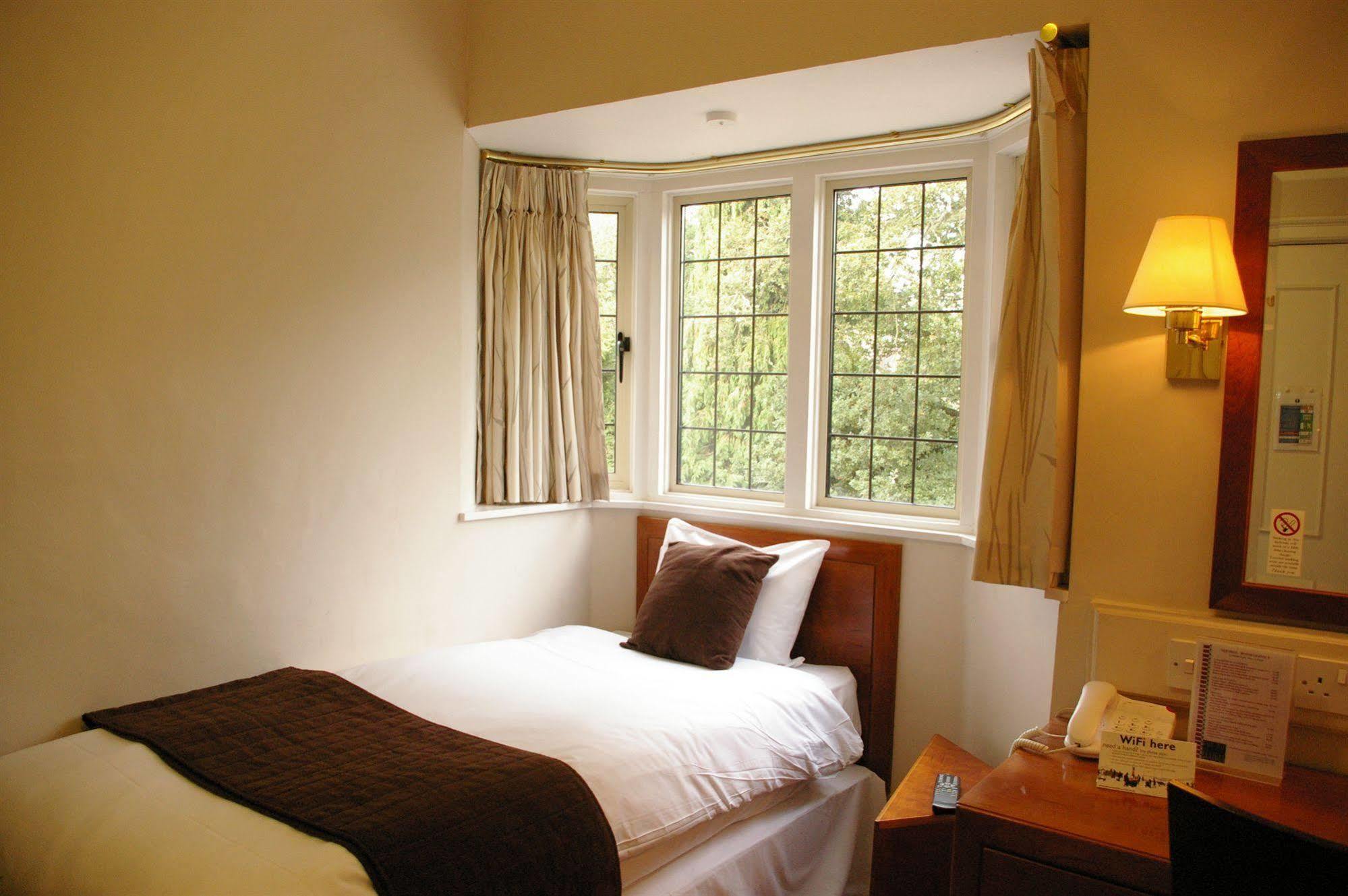 Farnham House Hotel Exteriér fotografie